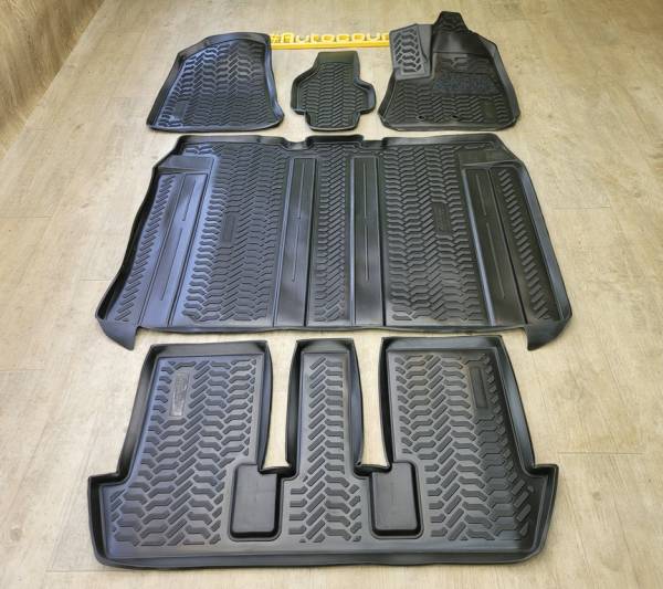 Коврики в салон Toyota Esquire (2014-н.в.) 3 ряд + багажник